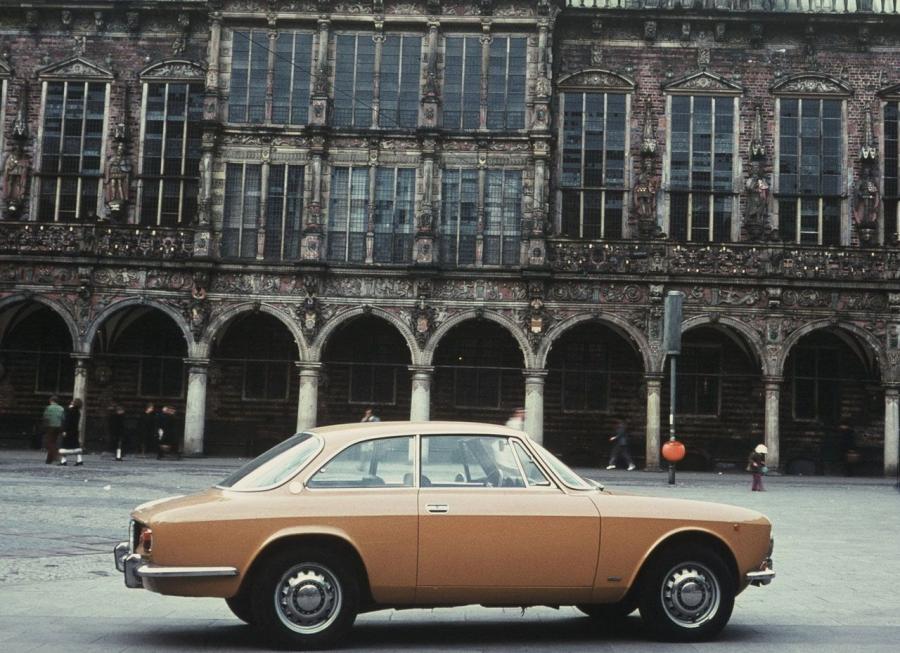  Alfa Romeo Giulia Sprint 1963 года  (фото 9 из 10)